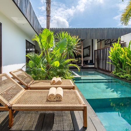 Villa Yogi Surf 3 Canggu Exterior foto